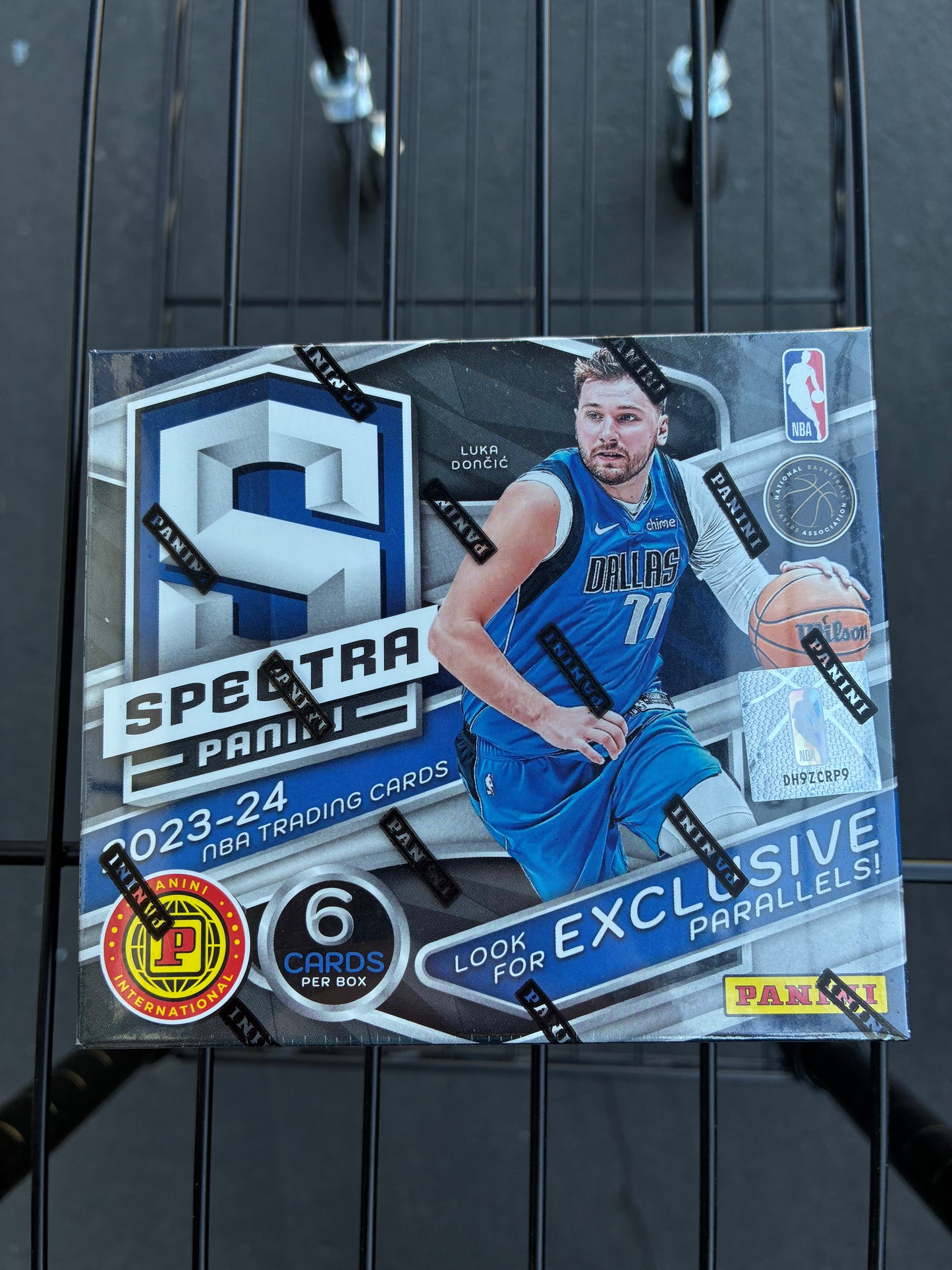 2023-24 Panini Nba Basketball Spectra Hobby International Box. Victor Wembanyama Rookie Chase.