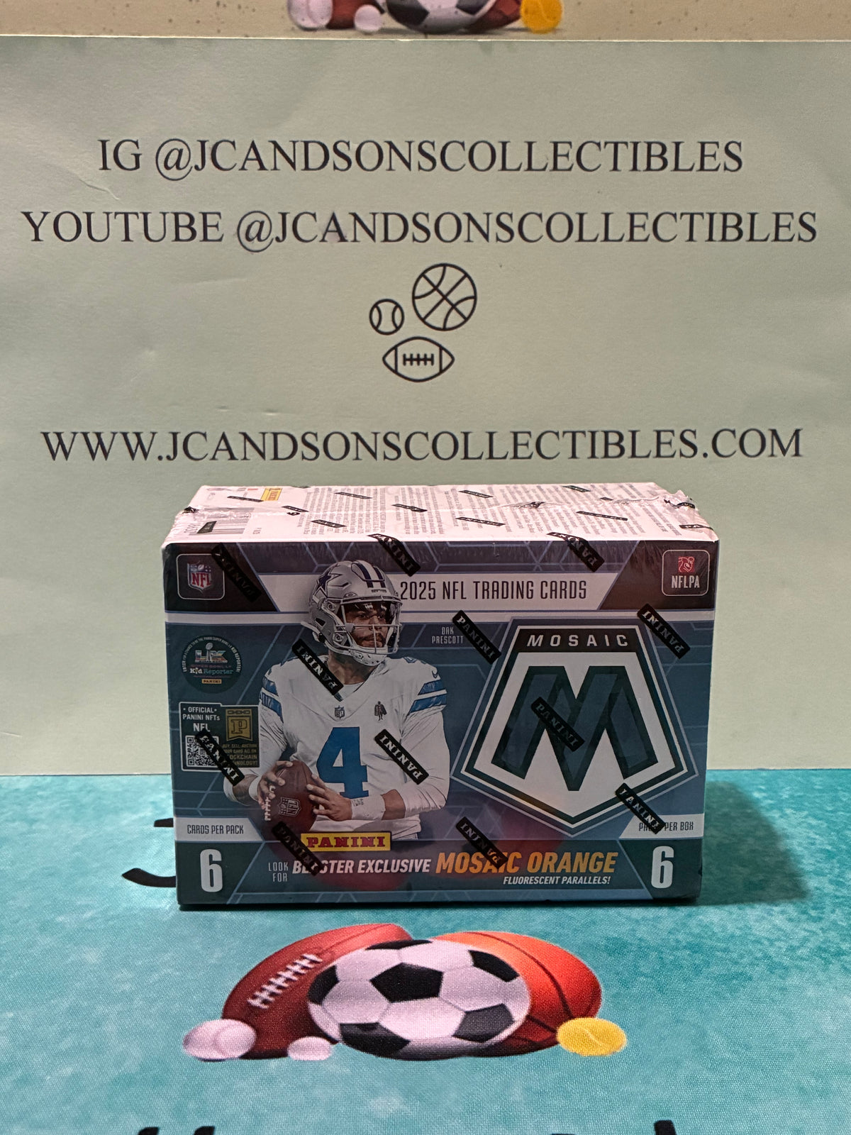 2025 Panini Mosaic NFL Trading Cards 6pk/36 card Factory Sealed Blaster Box