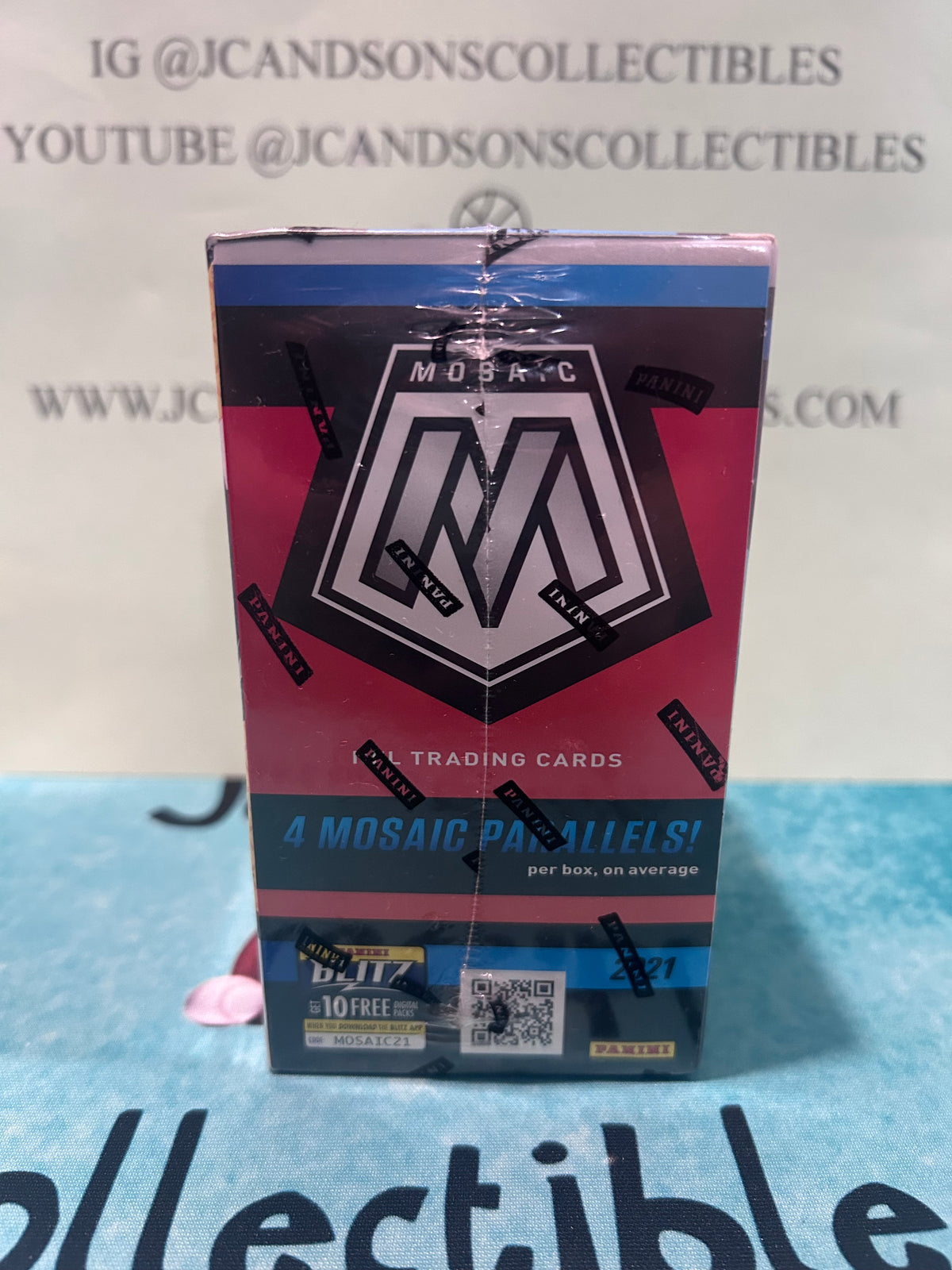 2021 Panini Mosaic NFL Football Trading Card Blaster Box
