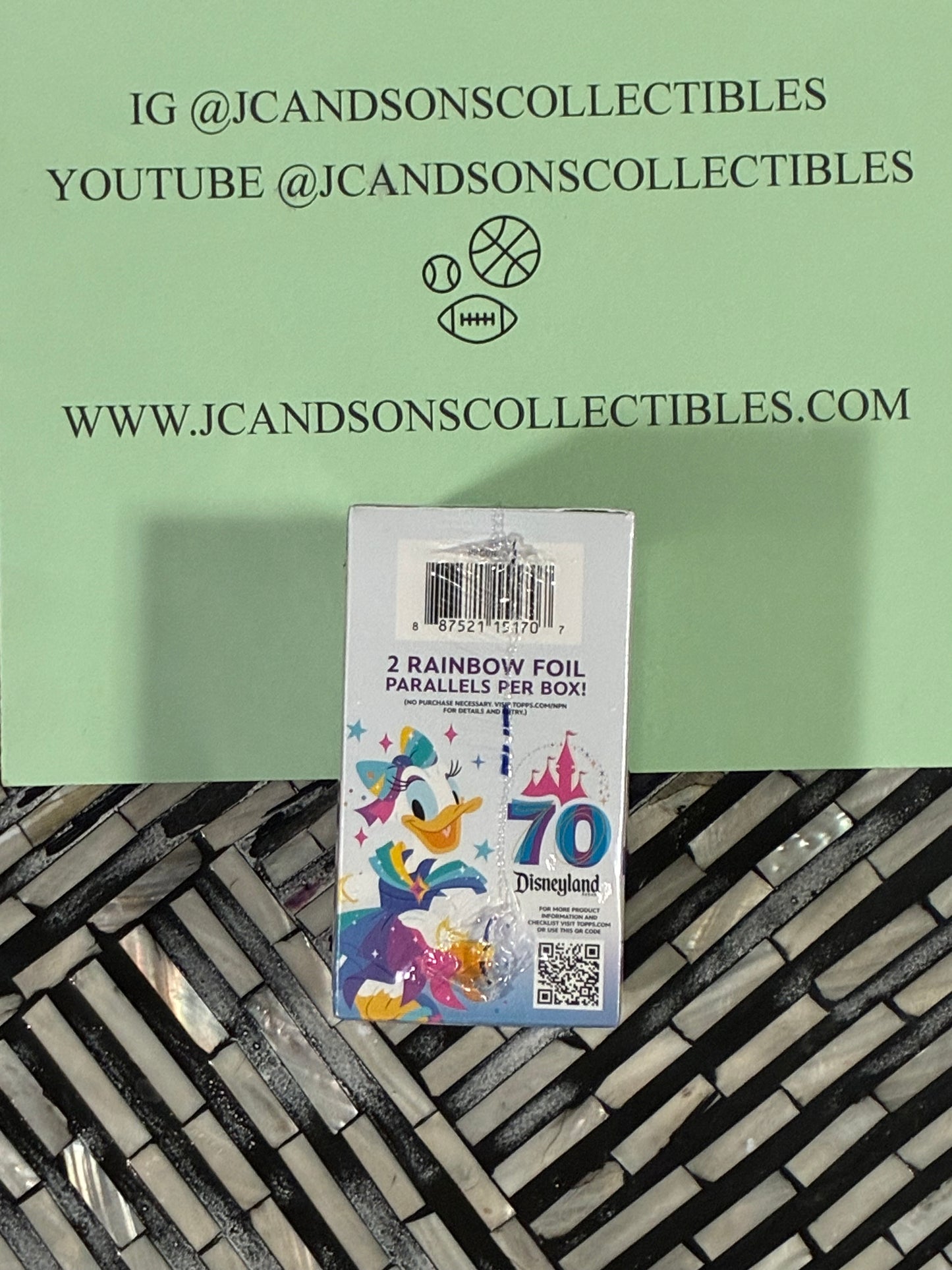 2025 TOPPS Disney DISNEYLAND 70th Anniversary 7- Pack BLASTER BOX
