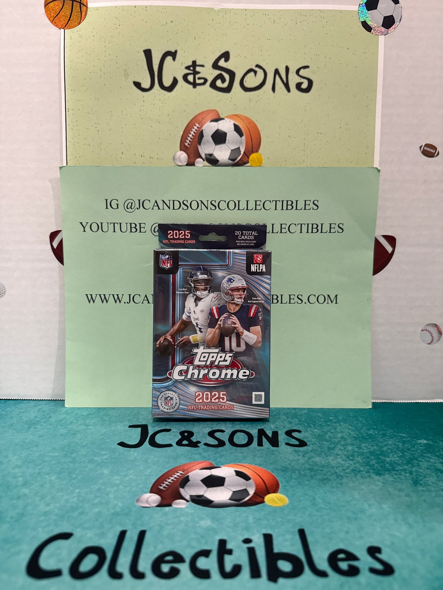 2025 Topps Chrome NFL Hanger