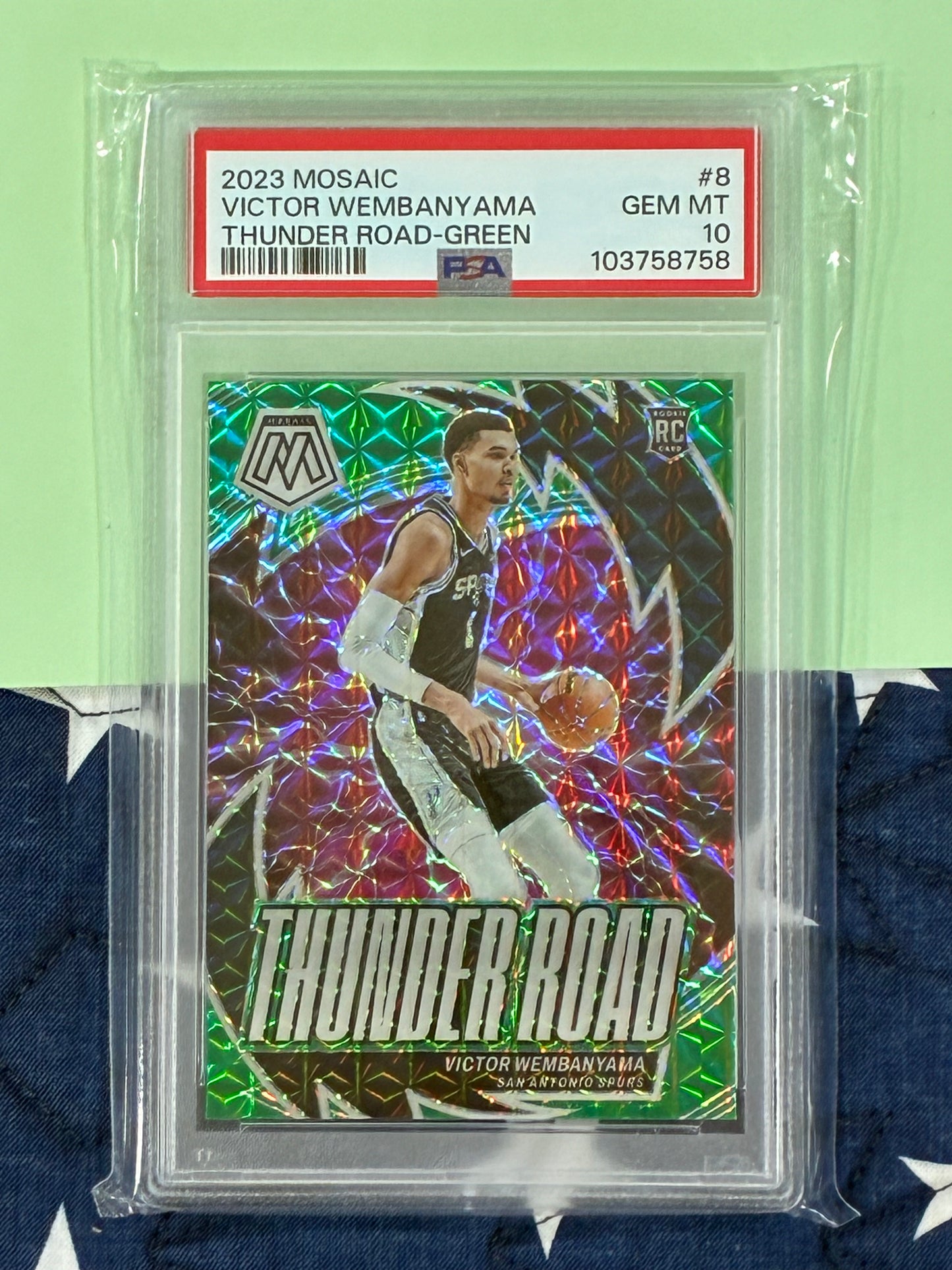 Victor Wembanyama RC 2023-24  Panini Mosaic Thunder Road Green Prizm PSA 10